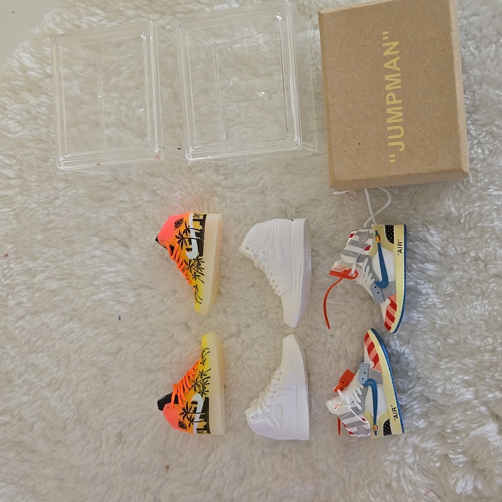 Labubu Sneakers With Boxes - Picture 2 of 3